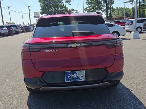 Used 2024 Chevrolet Equinox EV LT image 7
