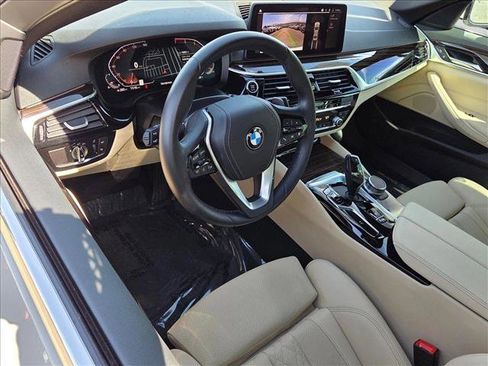 Certified 2023 BMW 530i w/ Convenience Package image 10