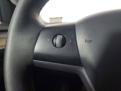 Used 2021 Tesla Model 3 Standard Range Plus image 23