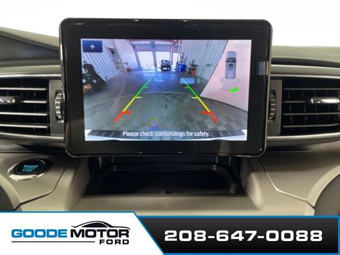 Used 2022 Ford Explorer XLT w/ Equipment Group 202A AWD/4WD image 16