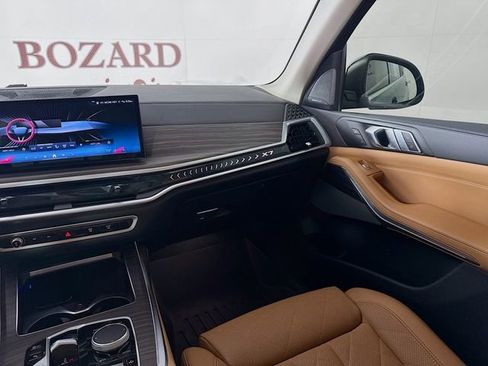 Used 2024 BMW X7 xDrive40i image 28