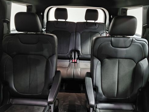 Certified 2021 Jeep Grand Cherokee L Laredo AWD/4WD image 19
