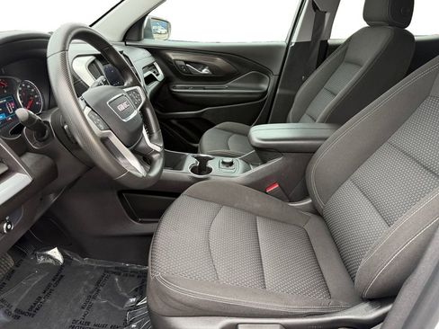 Used 2024 GMC Terrain SLE image 9
