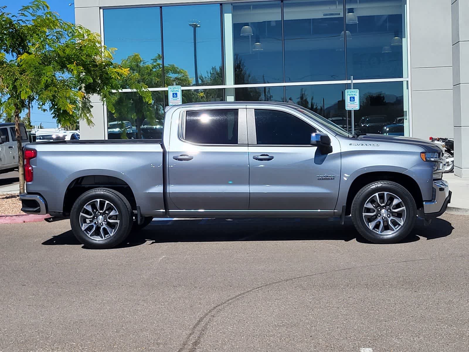 Used 2020 Chevrolet Silverado 1500 LT w/ Texas Edition RWD image 4