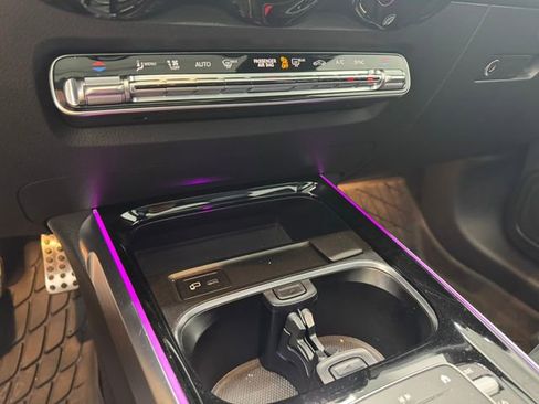 Used 2022 Mercedes-Benz GLB 250 image 38