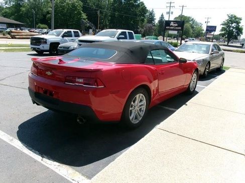 Used 2015 Chevrolet Camaro LT RWD image 4