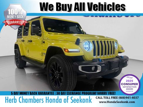 Used 2023 Jeep Wrangler Unlimited Sahara w/ Cold Weather Group AWD/4WD image 1