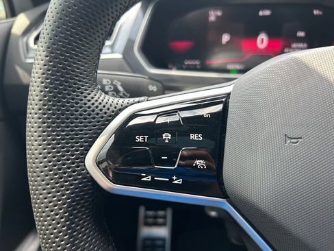 Certified 2024 Volkswagen Tiguan SE R-Line FWD image 20