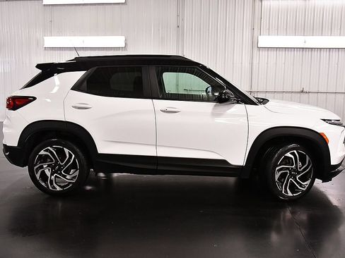 Used 2024 Chevrolet TrailBlazer RS w/ Convenience Package AWD/4WD image 8