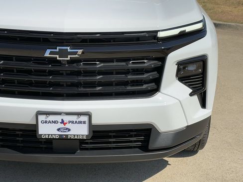 Used 2025 Chevrolet Traverse LT w/ Midnight/Sport Edition FWD image 10