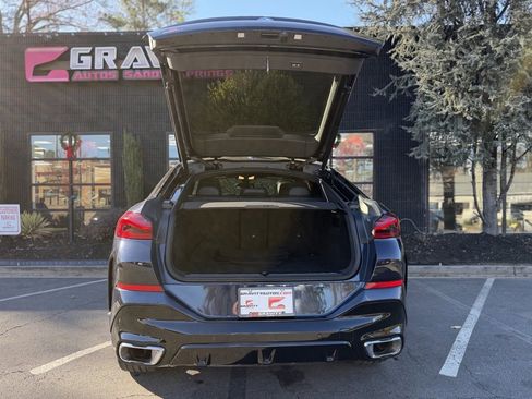 Used 2023 BMW X6 xDrive40i w/ M Sport Package image 17