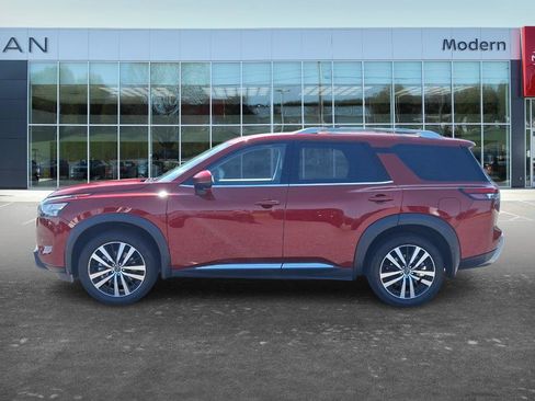 Used 2025 Nissan Pathfinder Platinum w/ Cargo Package FWD image 7