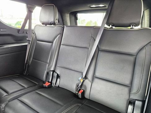 Used 2023 Chevrolet Suburban Premier RWD image 28