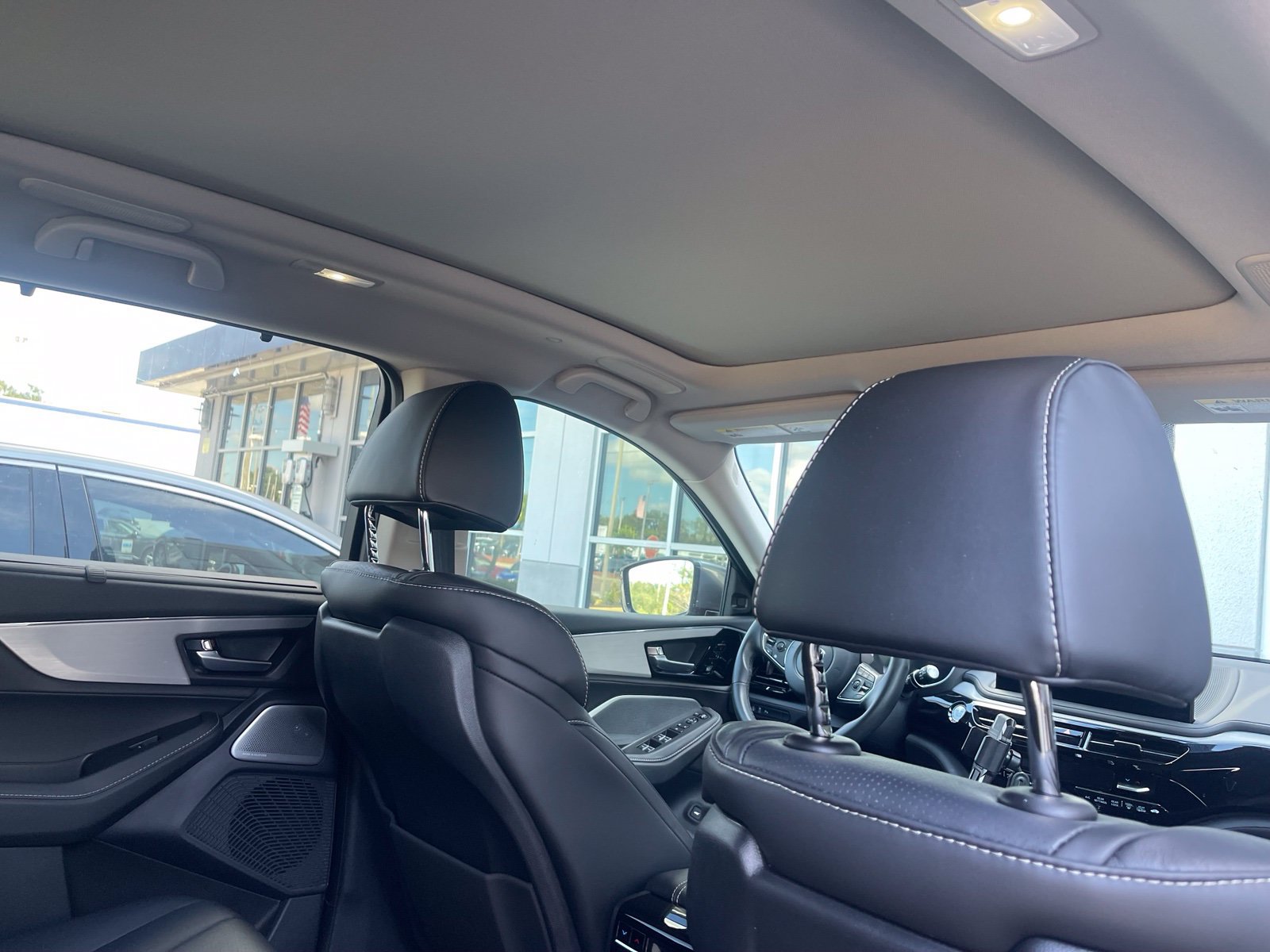 Used 2025 Acura MDX w/ Technology Package FWD image 7