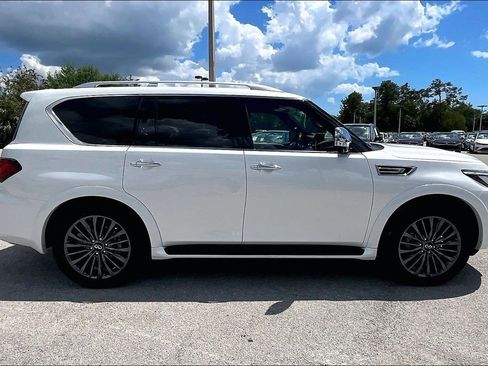 Used 2024 INFINITI QX80 Sensory AWD/4WD image 4