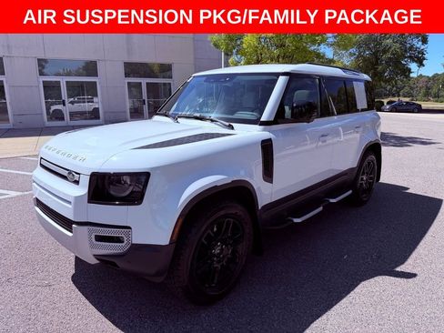 Used 2025 Land Rover Defender 110 S AWD/4WD image 3