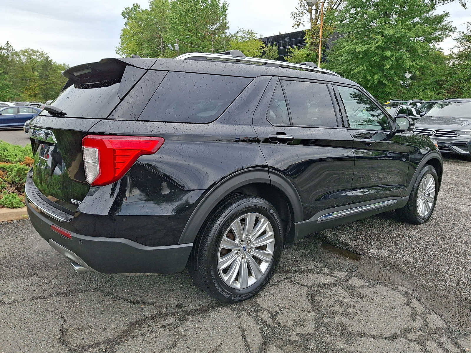 Used 2021 Ford Explorer Limited w/ Hybrid Equipment Group 310A AWD/4WD image 5