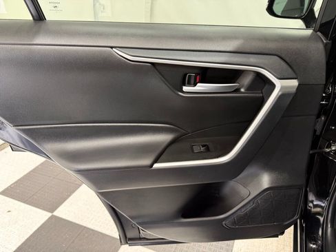 Used 2025 Toyota RAV4 XLE FWD image 17