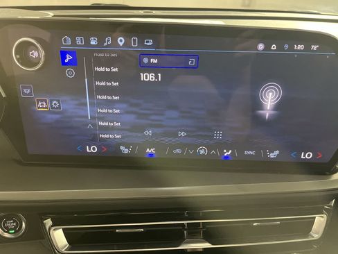 Used 2025 Chevrolet Traverse LT w/ Midnight/Sport Edition FWD image 18