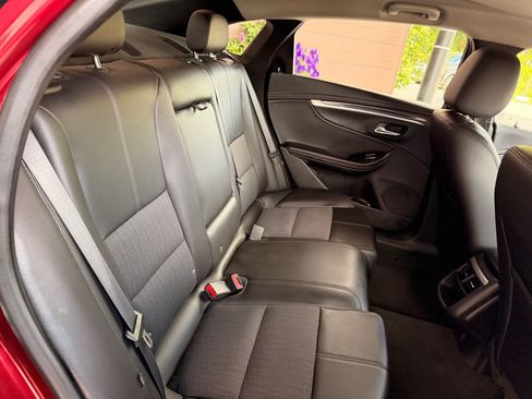 Used 2016 Chevrolet Impala LT w/ Convenience Package FWD image 14