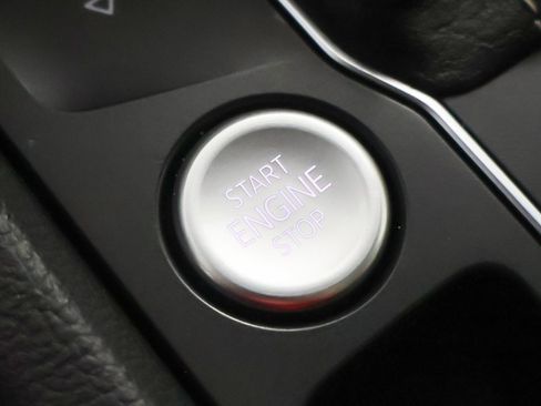 Used 2022 Volkswagen Atlas Cross Sport SEL R-Line image 40