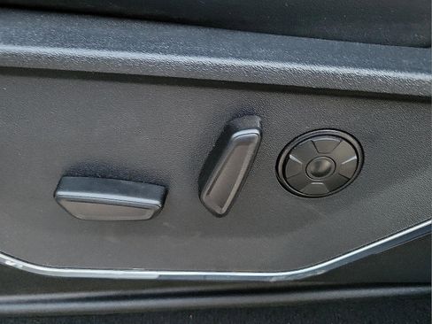 Used 2024 Ford F250 Platinum w/ Tremor Off-Road Package image 13