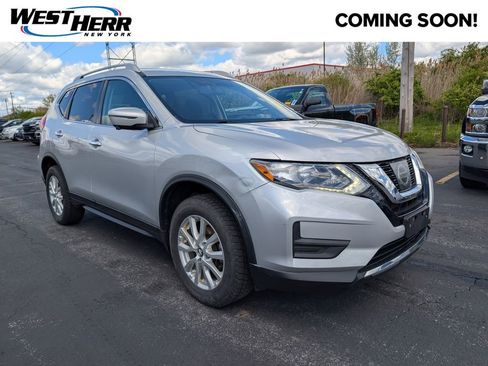 Used 2017 Nissan Rogue SV w/ SV Premium Package AWD/4WD image 1