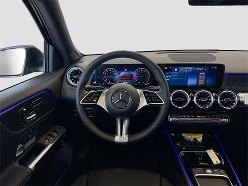 New 2025 Mercedes-Benz GLB 250 GLB 250 image 5