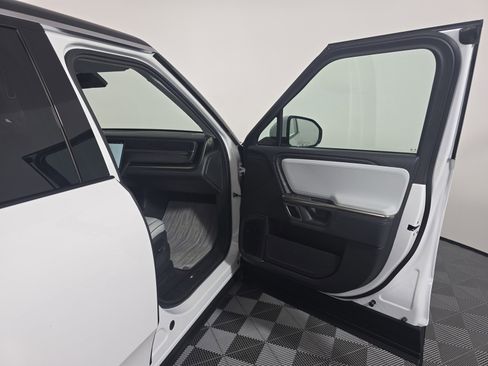 Used 2024 Rivian R1S Adventure AWD/4WD image 18