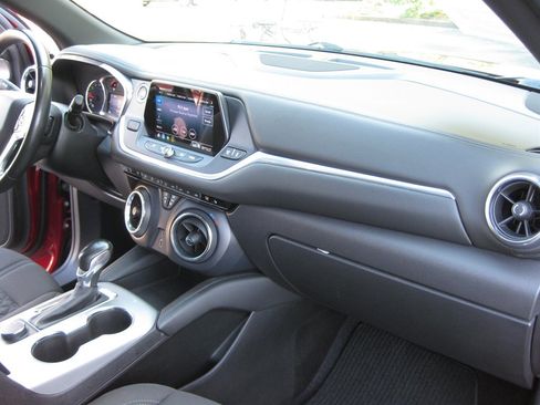 Used 2019 Chevrolet Blazer LT FWD image 36