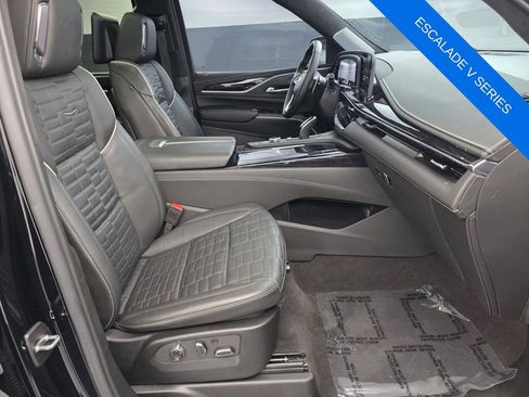 Used 2024 Cadillac Escalade V AWD/4WD image 32