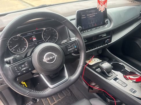 Used 2023 Nissan Rogue SV w/ SV Premium B Package FWD image 13