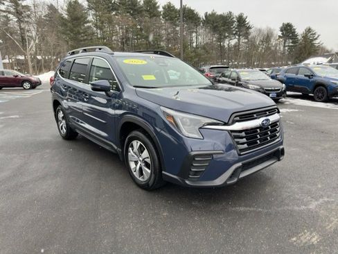 Used 2023 Subaru Ascent Premium w/ Convenience Package image 3