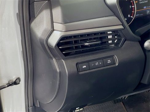 Used 2024 Nissan Altima 2.5 SR image 11