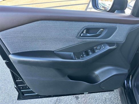 Certified 2023 Nissan Rogue S image 16