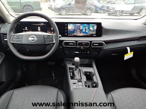 New 2026 Nissan Sentra SR w/ SR Premium Package FWD image 11