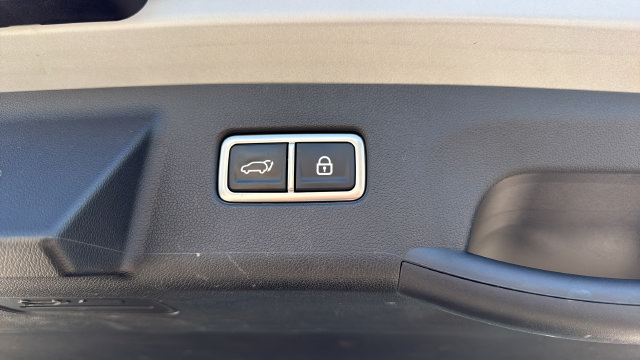 Certified 2022 Kia Sorento SX FWD image 32