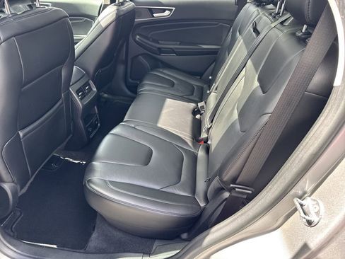 Used 2021 Ford Edge Titanium image 20