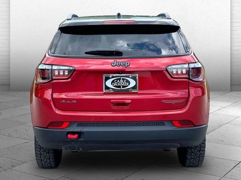 Used 2025 Jeep Compass Trailhawk AWD/4WD image 3