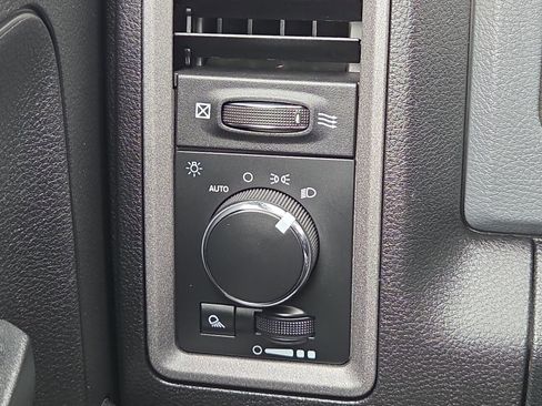 Used 2017 RAM 2500 Tradesman w/ Popular Equipment Group image 19