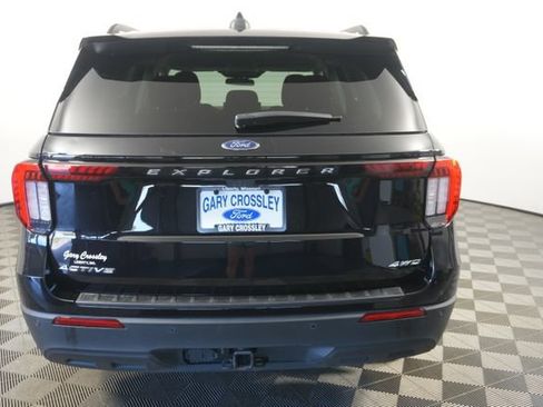 Certified 2025 Ford Explorer Active AWD/4WD image 4