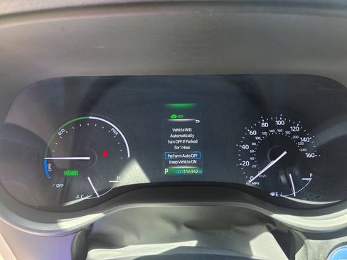 Used 2021 Toyota Sienna XLE FWD image 17