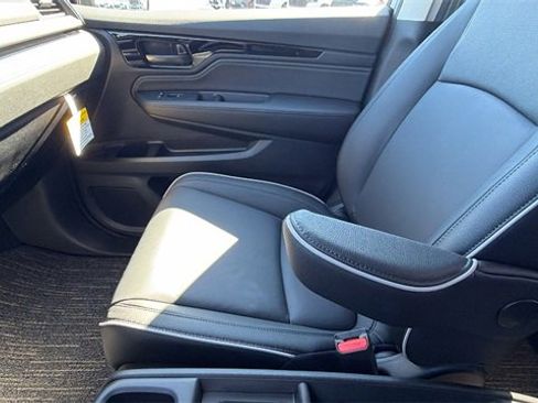 New 2026 Honda Odyssey Touring image 21