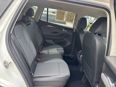 Used 2026 Volkswagen Tiguan SE FWD image 27