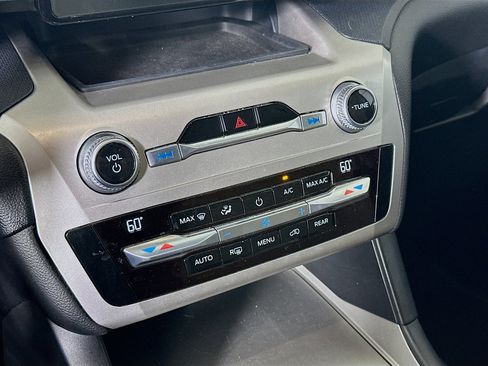 Used 2021 Ford Explorer 2WD image 23