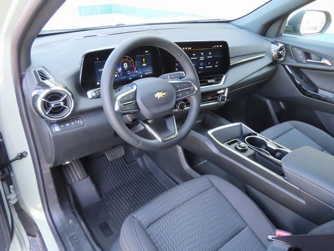 New 2026 Chevrolet Equinox LT w/ LPO, Floor Liner Package image 19