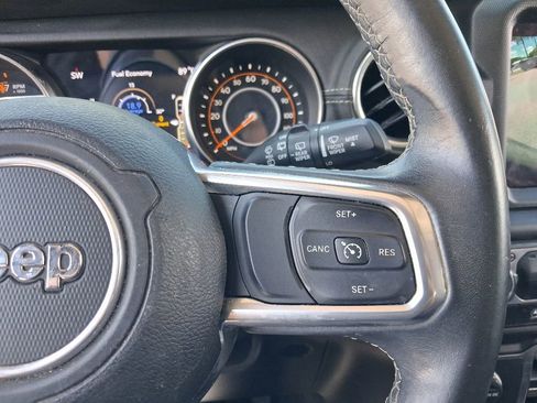 Used 2019 Jeep Wrangler Unlimited Sahara AWD/4WD image 30
