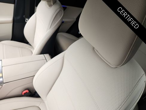 Certified 2025 Mercedes-Benz GLC 300 image 16