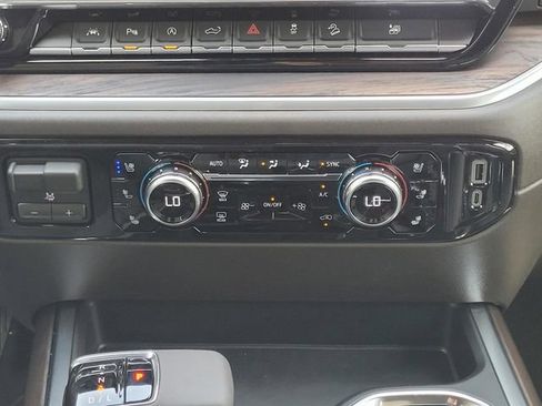 New 2026 GMC Sierra 1500 SLT AWD/4WD image 15