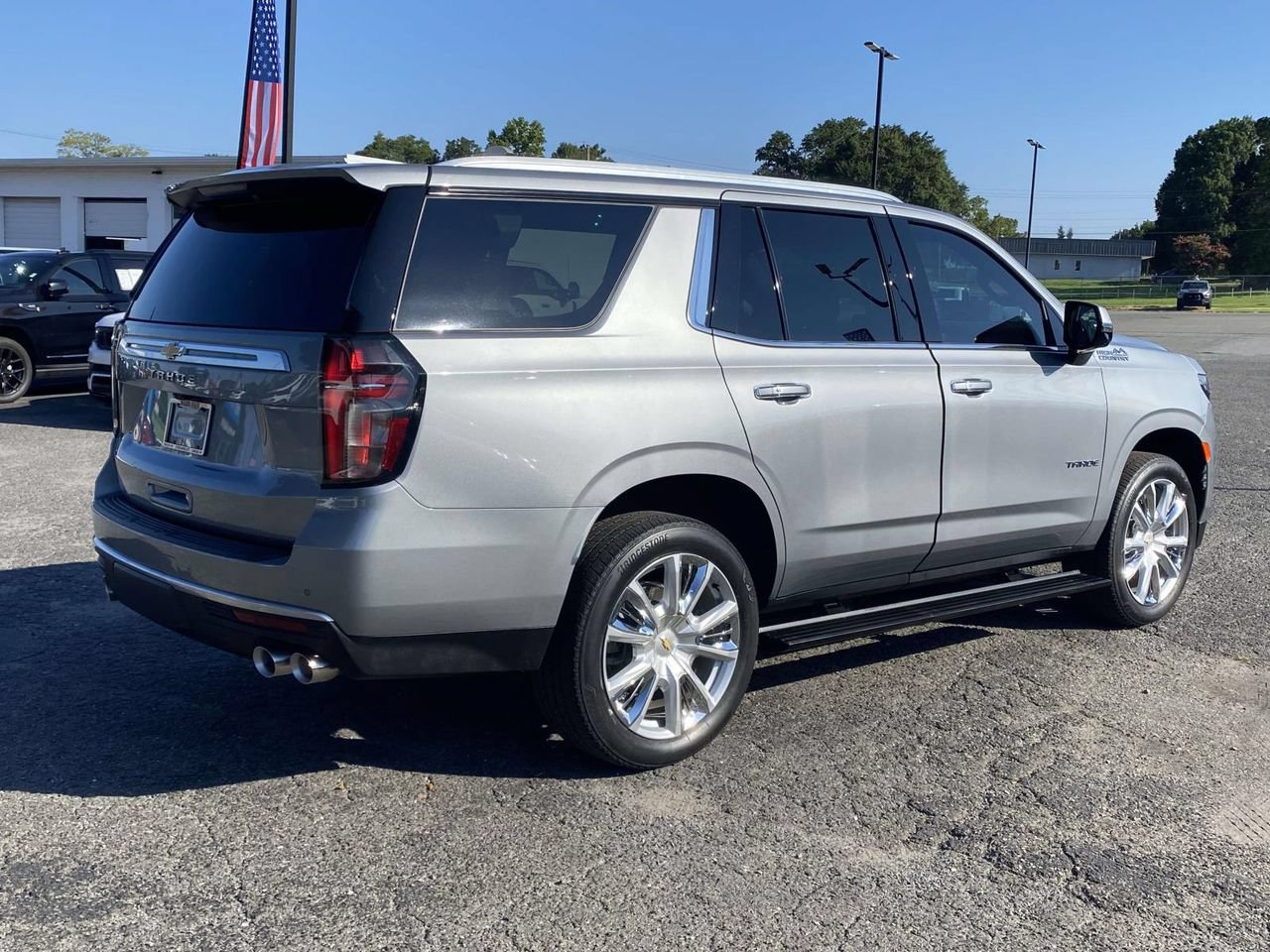 Used 2024 Chevrolet Tahoe High Country w/ Premium Package AWD/4WD image 8
